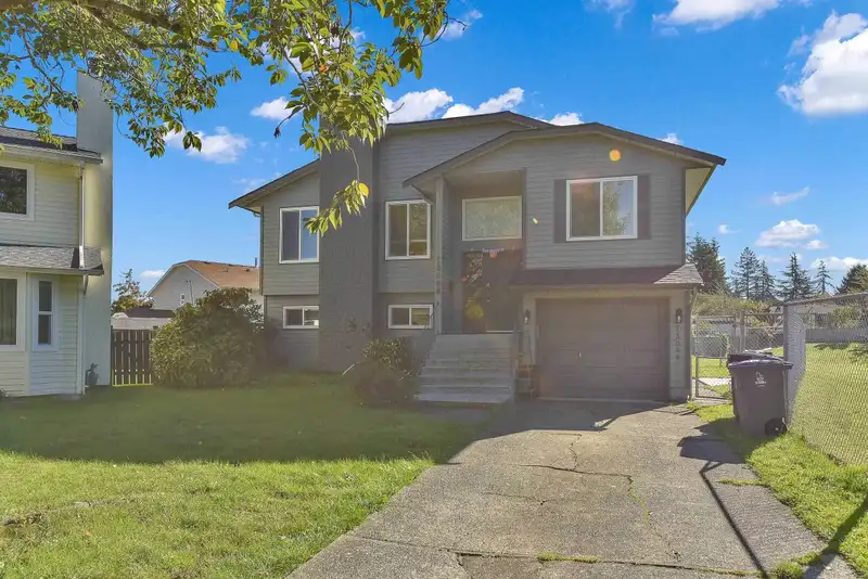 13088 65A AVENUE - photo 2 of 26