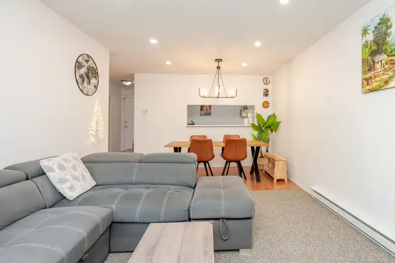 303 16137 83 AVENUE - photo 2 of 37