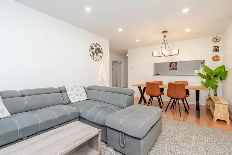 303 16137 83 AVENUE - photo 4 of 37