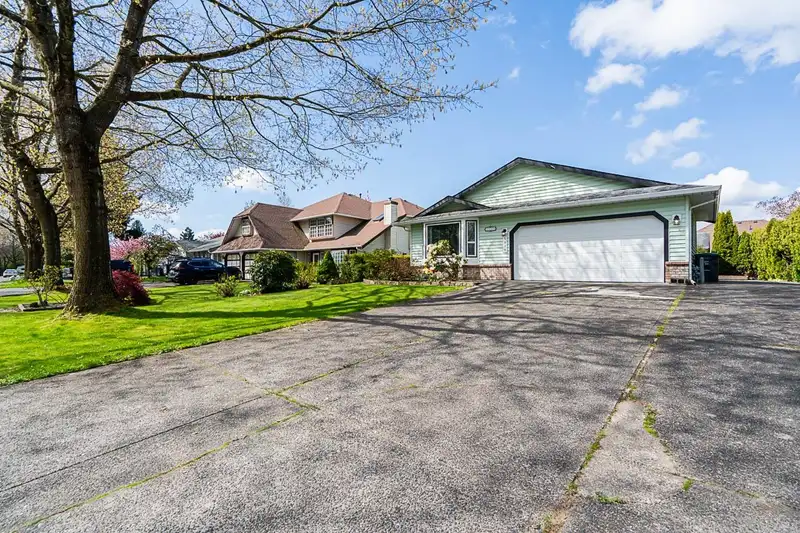 5949 169 STREET - photo 2 of 40
