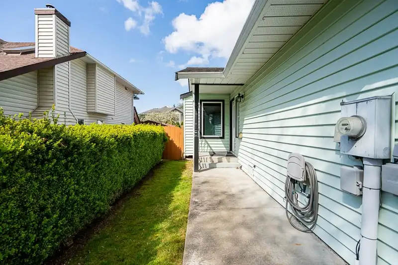 5949 169 STREET - photo 4 of 40