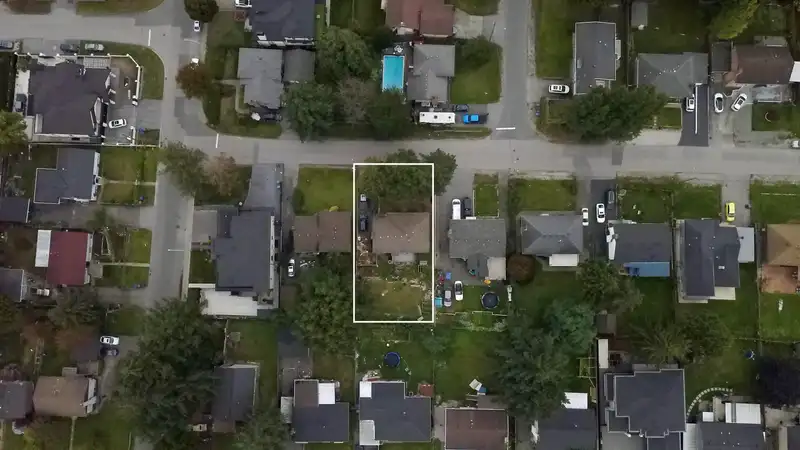 9861 124A STREET - photo 2 of 17