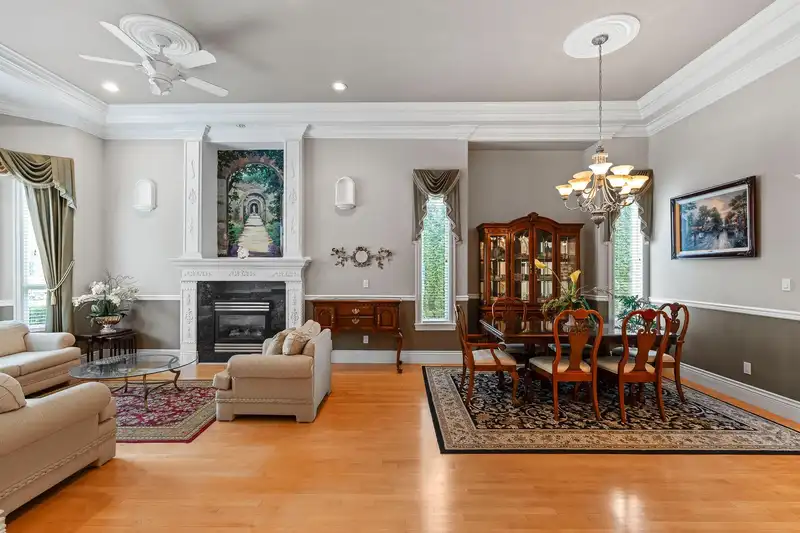 11255 164 STREET - photo 4 of 39