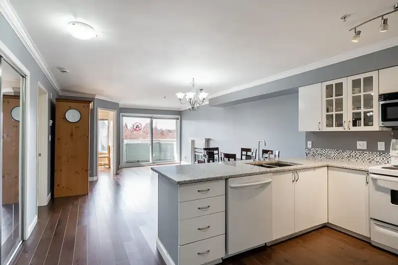 303 12110 80 AVENUE - photo 4 of 40