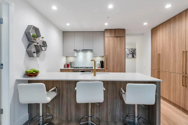 109 2325 EMERY COURT - photo 2 of 25