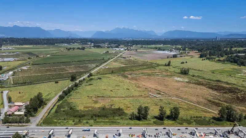 17911 FRASER HIGHWAY - photo 3 of 8