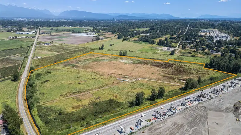 17911 FRASER HIGHWAY - photo 4 of 8