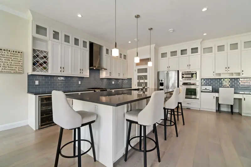 3461 DARWIN AVENUE - photo 3 of 25