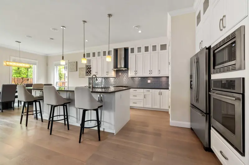 3461 DARWIN AVENUE - photo 4 of 25