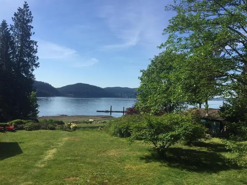 22 BRIGHTON BEACH - photo 3 of 25