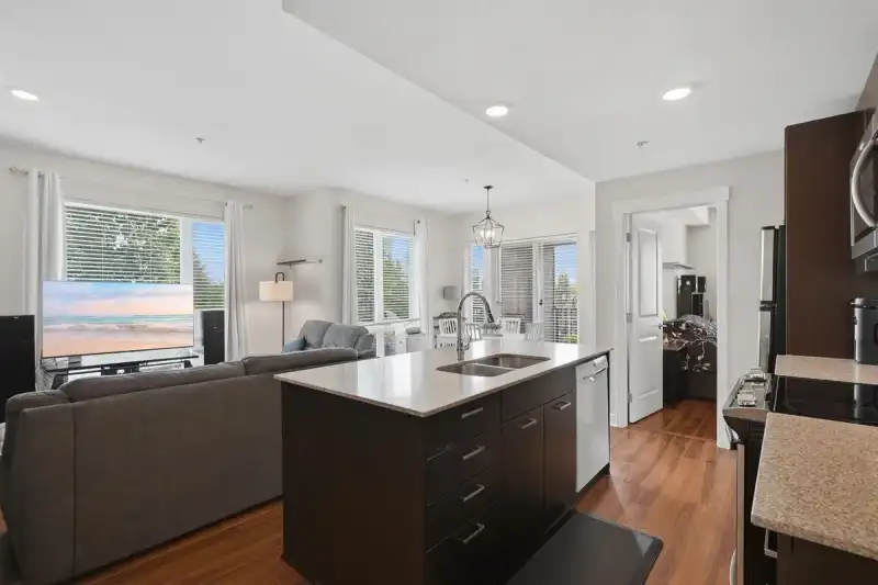 304 13339 102A AVENUE - photo 3 of 29
