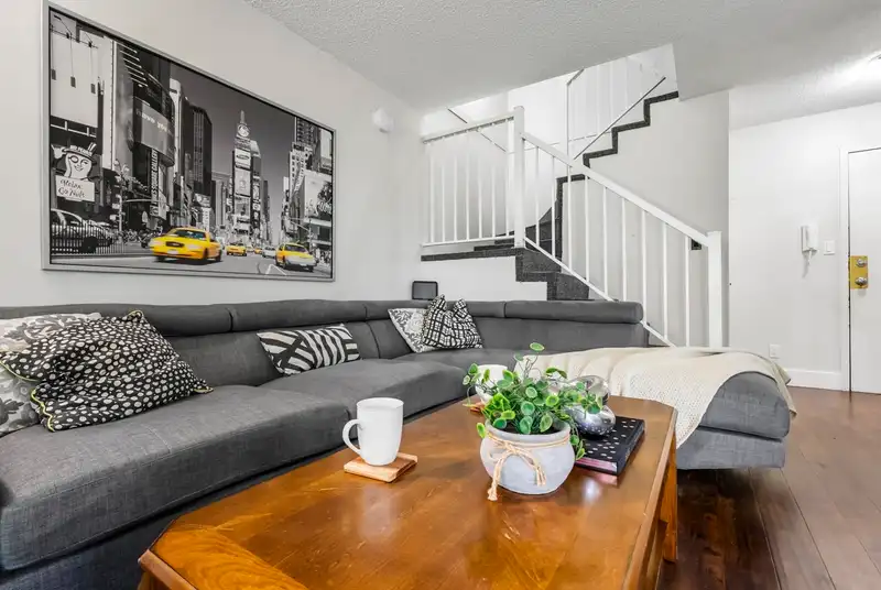 207 7144 133B STREET - photo 4 of 31
