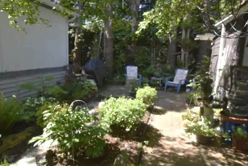 29 6571 KING GEORGE BOULEVARD - photo 2 of 12