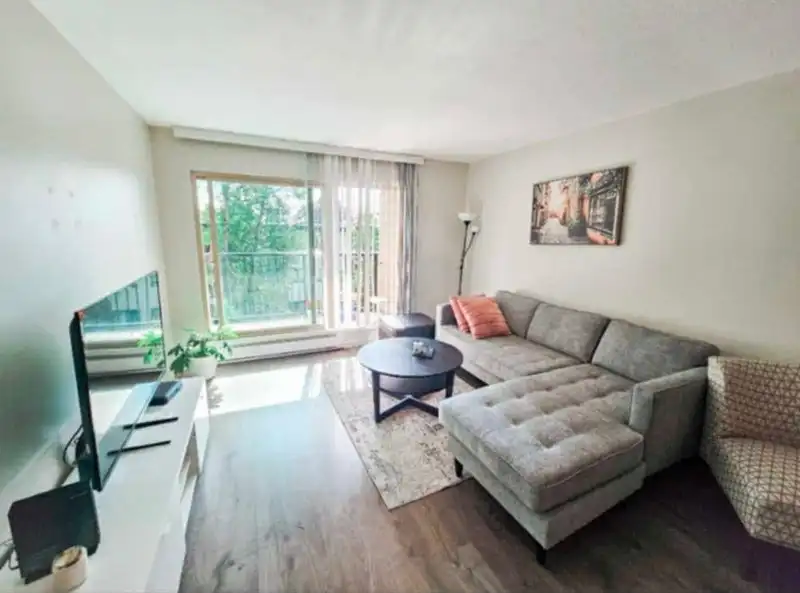 206 10438 148 STREET - photo 1 of 12