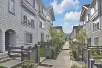 40 8168 136A STREET - thumbnail 1