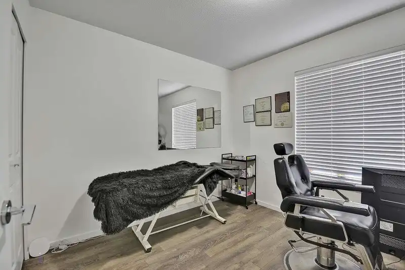 40 8168 136A STREET - photo 4 of 29