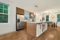 8 7238 189 STREET - thumbnail 2