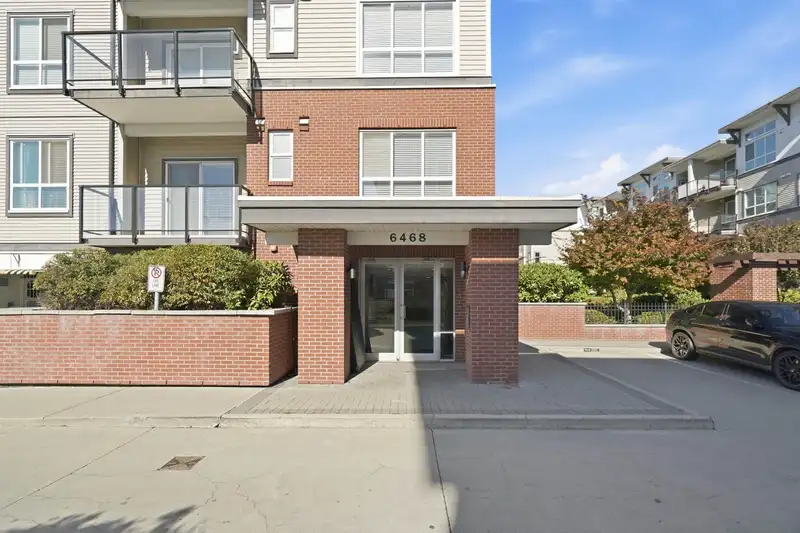 416 6468 195A STREET - photo 2 of 25