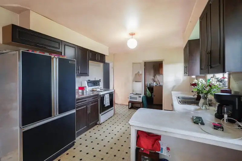 12542 CENTRE DRIVE - photo 4 of 19