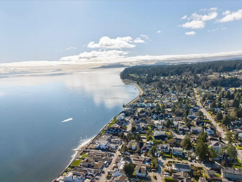 201 251 BOUNDARY BAY ROAD - photo 3 of 21