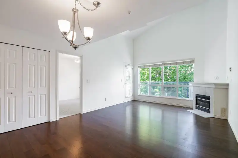 411 14885 100 AVENUE - photo 3 of 29