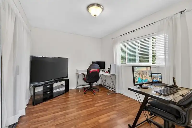 8927 146A STREET - photo 4 of 23