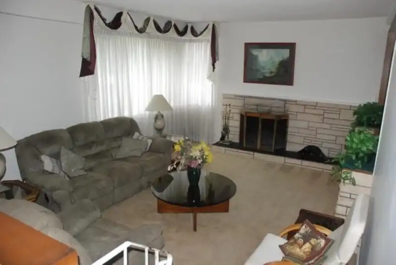 11385 GLEN AVON DRIVE - photo 3 of 9