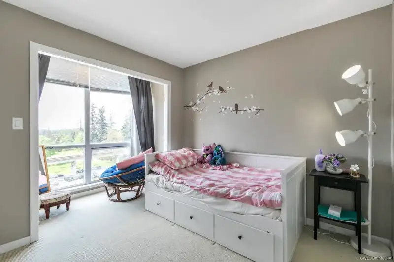 910 13618 100 AVENUE - photo 1 of 18