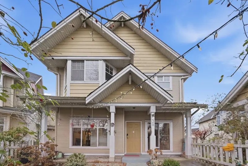 38 4711 BLAIR DRIVE - photo 1 of 25