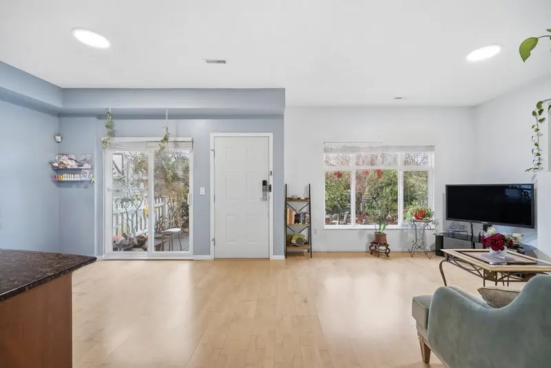 38 4711 BLAIR DRIVE - photo 4 of 25