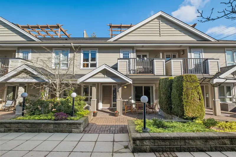 1127 ST. ANDREWS AVENUE - photo 2 of 25