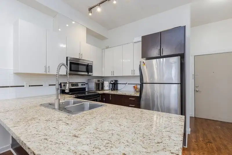 409 14960 102A AVENUE - photo 4 of 12