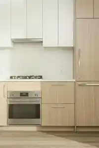 215 9675 KING GEORGE BOULEVARD - thumbnail 19
