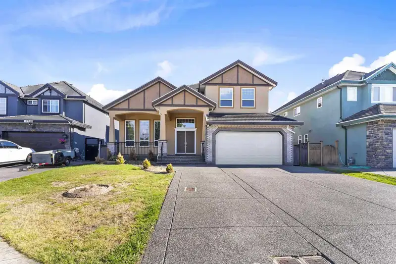 12742 61A AVENUE - photo 1 of 39