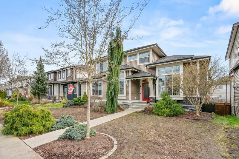 27060 35A AVENUE - photo 2 of 25