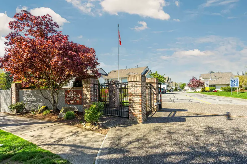 107 21937 48 AVENUE - photo 2 of 25