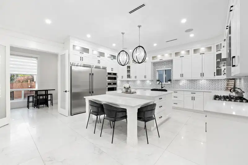 18065 58A AVENUE - photo 4 of 25