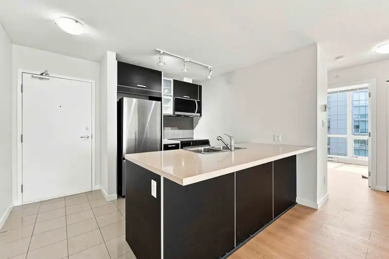 3202 13688 100 AVENUE - photo 3 of 38