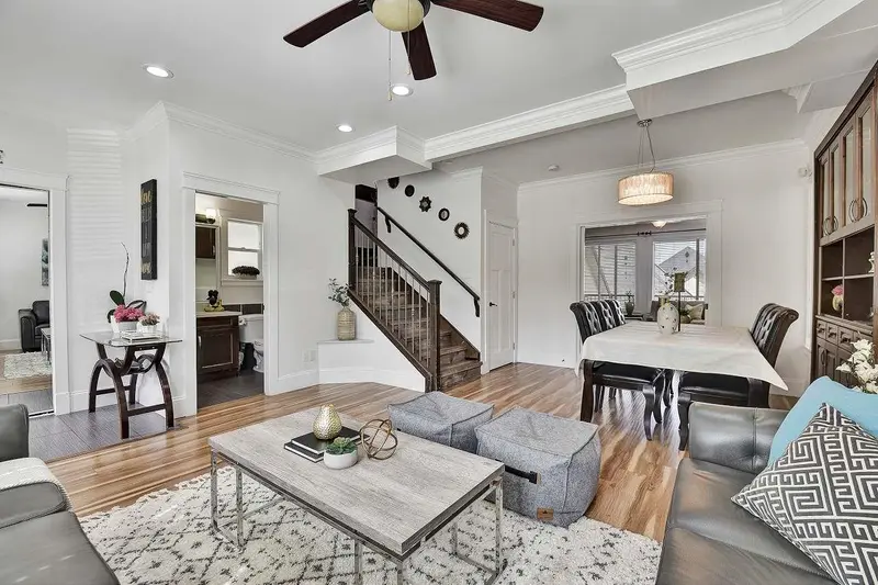 7062 148 STREET - photo 2 of 25