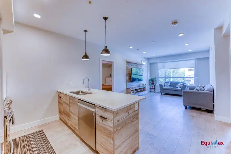 202 14818 60 AVENUE - photo 2 of 18