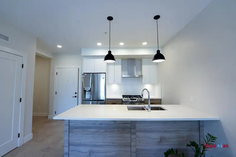 202 14818 60 AVENUE - photo 3 of 18