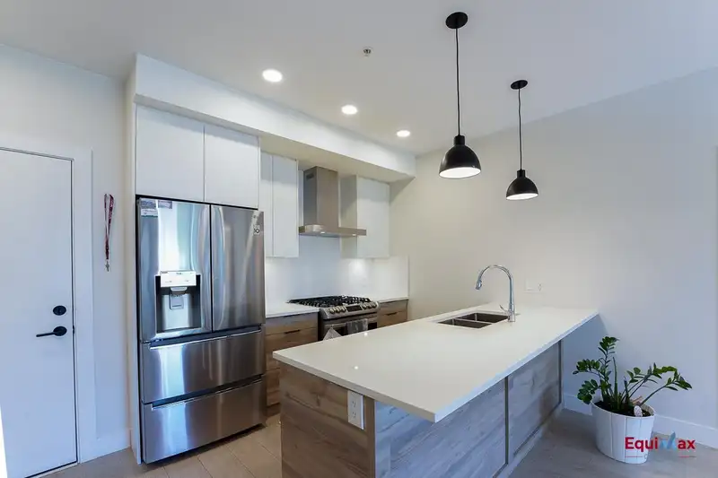 202 14818 60 AVENUE - photo 4 of 18