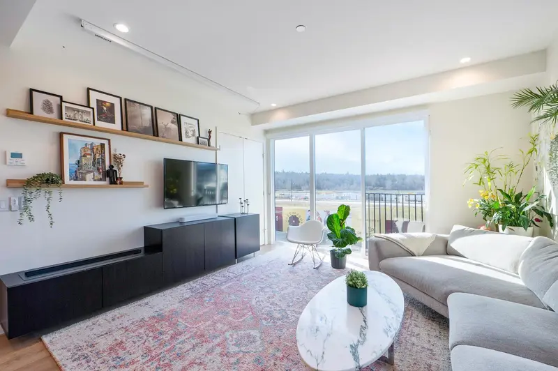 19 6340 MARKET AVENUE - photo 3 of 25