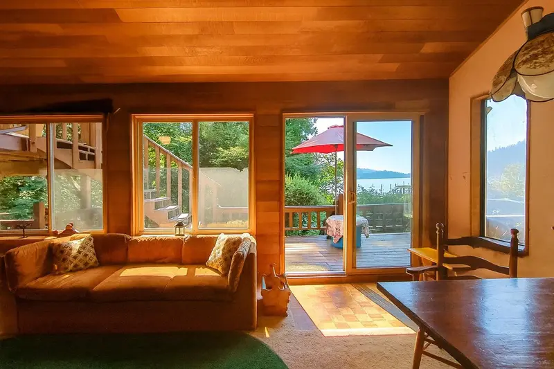 26 BRIGHTON BEACH - photo 4 of 25