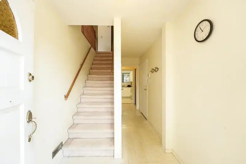 15309 95A AVENUE - photo 2 of 23