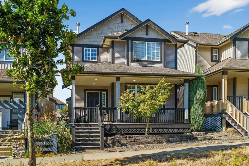 6517 193A STREET - photo 1 of 27