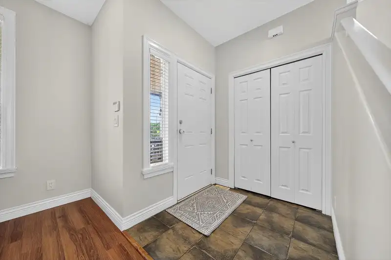 6517 193A STREET - photo 2 of 27