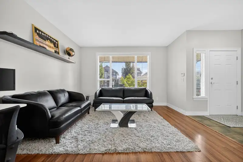 6517 193A STREET - photo 3 of 27