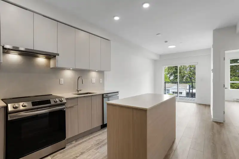 434 13968 LAUREL DRIVE - photo 1 of 17