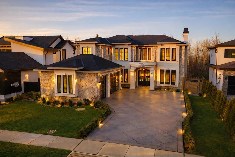 16561 29A AVENUE - photo 2 of 25